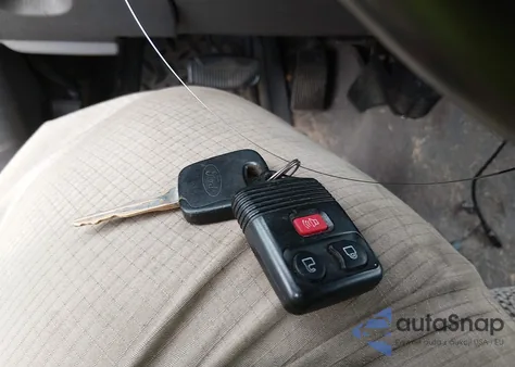 2002 Ford F-150 Lariat/Xlt z USA, uszkodzony, nr VIN 1FTRW08L02KC14269